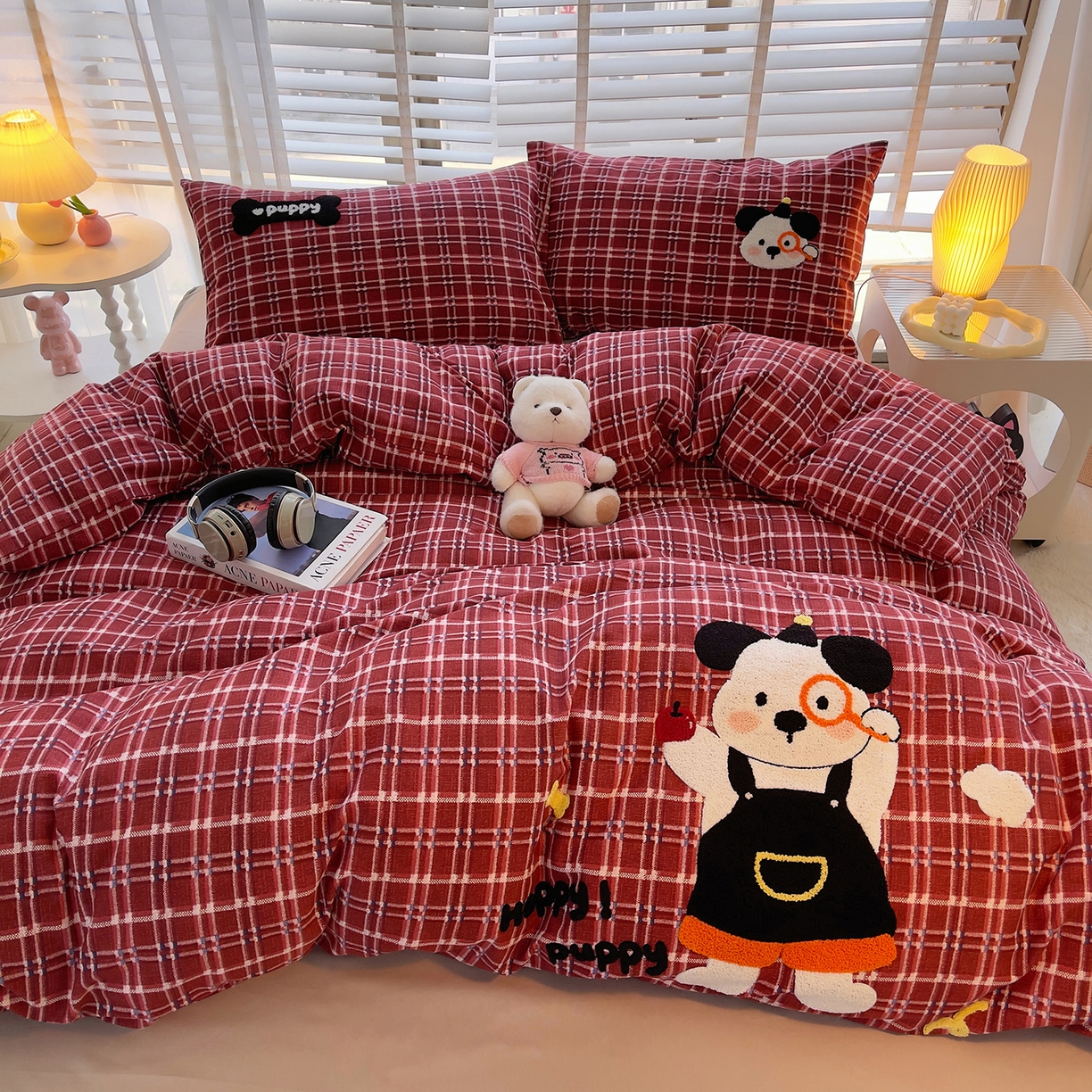 91家纺网 家纺一手货源 找家纺 炫拼家纺 2025新款全棉磨毛卡通贴布绣加厚毛巾绣纯棉四件套-曲奇系列 曲奇-苹果狗