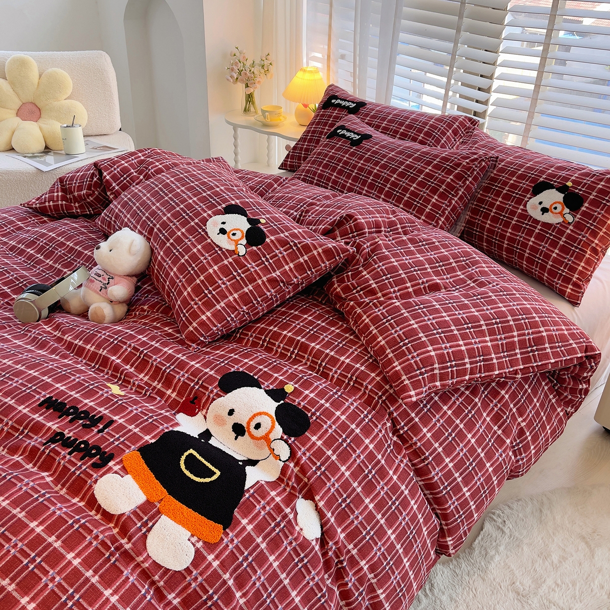 91家纺网 家纺一手货源 找家纺 炫拼家纺 2025新款全棉磨毛卡通贴布绣加厚毛巾绣纯棉四件套-曲奇系列 曲奇-苹果狗