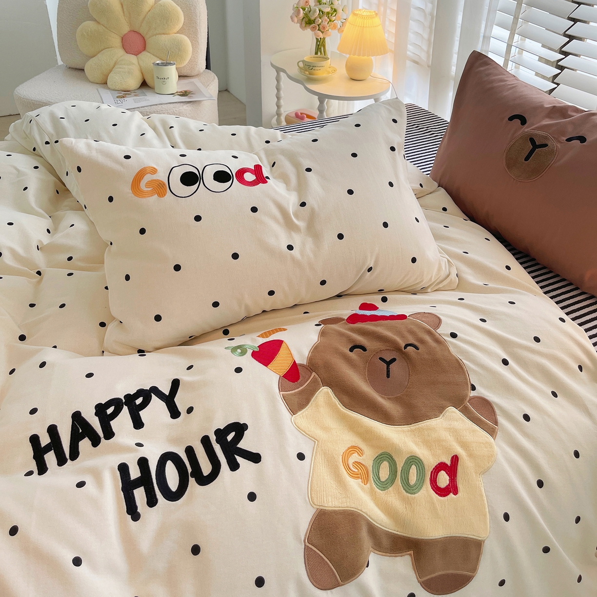 91家纺网 家纺一手货源 找家纺 炫拼家纺 2025新款全棉磨毛卡通贴布绣加厚毛巾绣纯棉四件套-曲奇系列 曲奇-Good卡皮