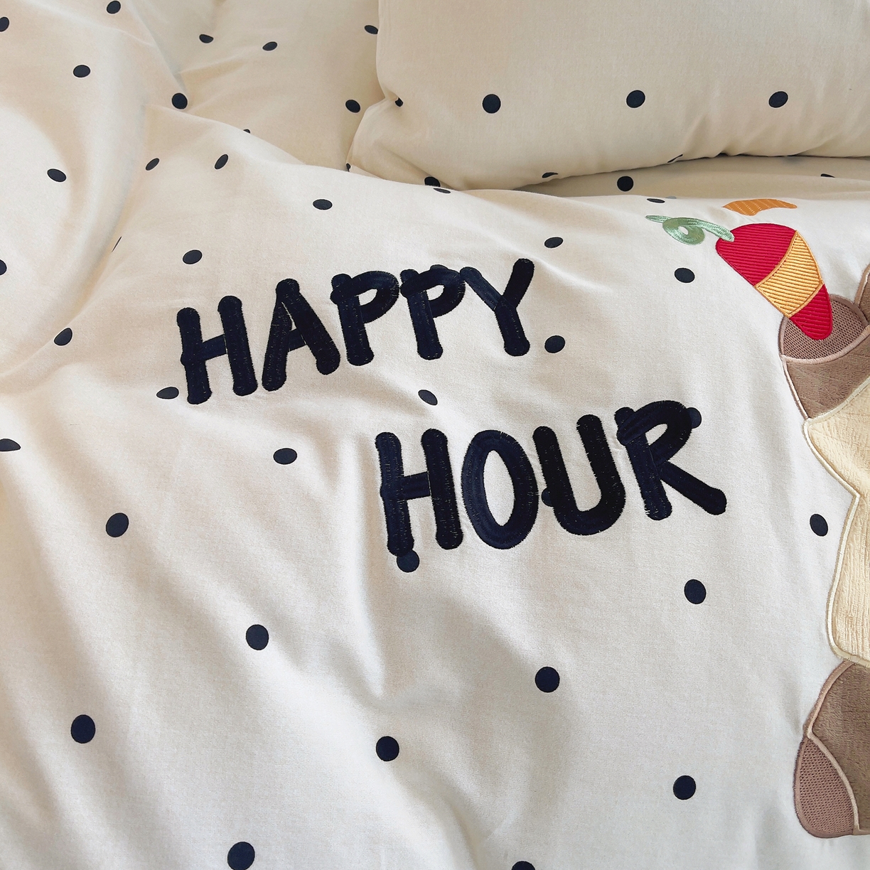 91家纺网 家纺一手货源 找家纺 炫拼家纺 2025新款全棉磨毛卡通贴布绣加厚毛巾绣纯棉四件套-曲奇系列 曲奇-Good卡皮