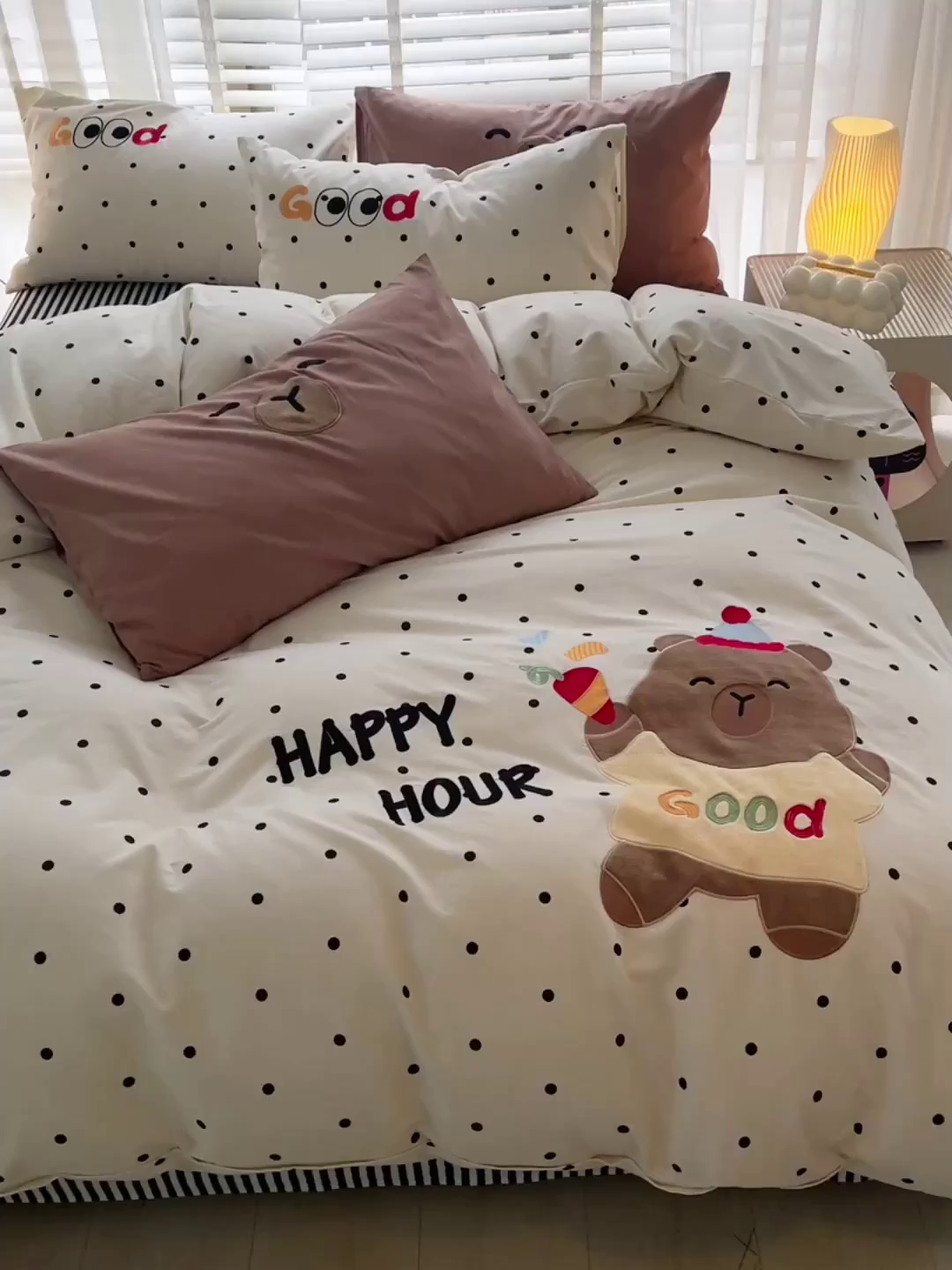 91家纺网 家纺一手货源 找家纺 炫拼家纺 2025新款全棉磨毛卡通贴布绣加厚毛巾绣纯棉四件套-曲奇系列 曲奇-Good卡皮