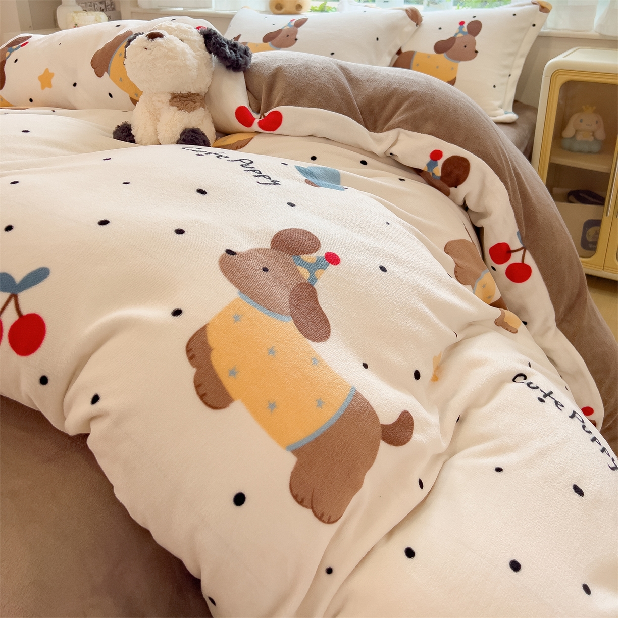 91家纺网 家纺一手货源 找家纺 （总）五月家纺 2025新款A类高克重保暖印花牛奶绒四件套