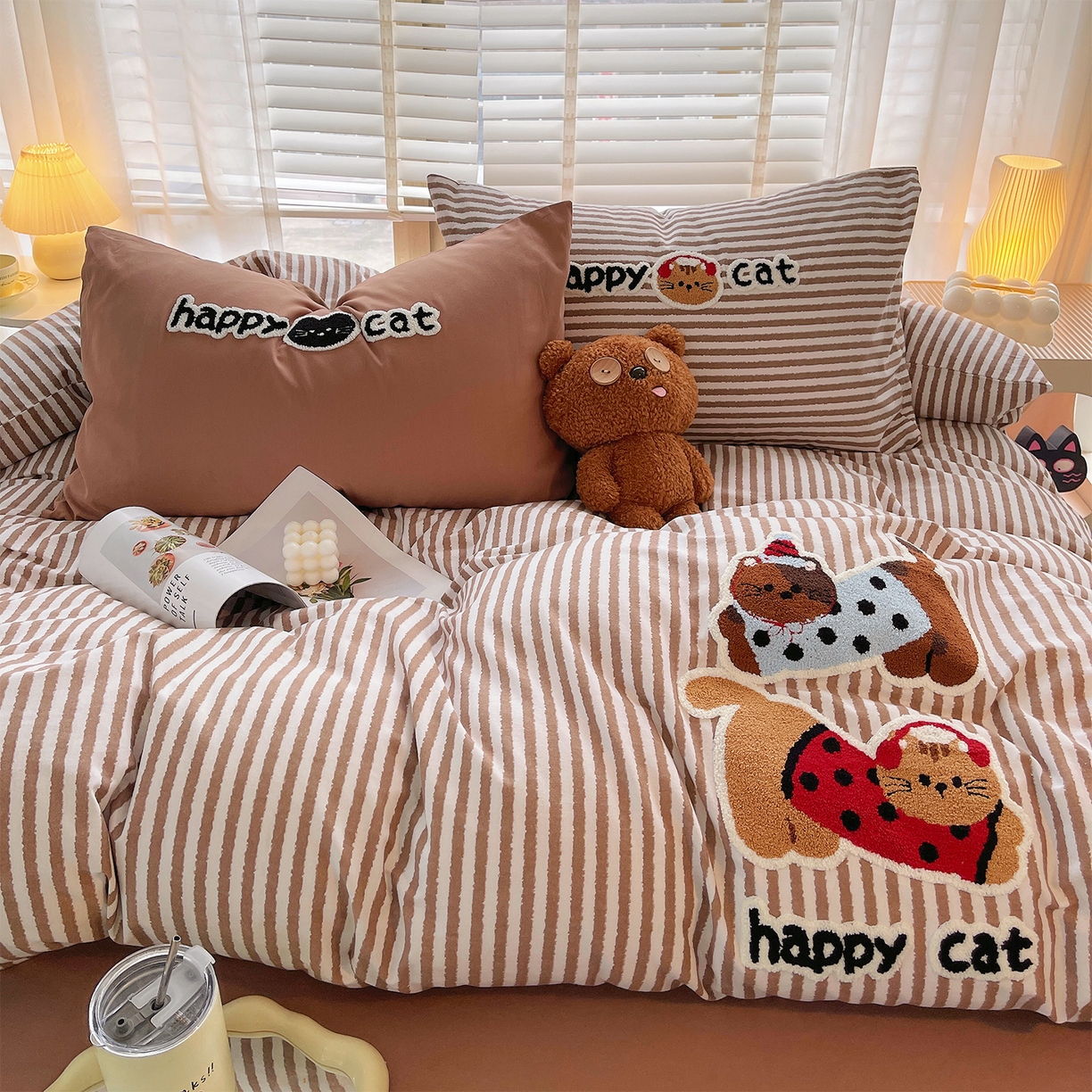 91家纺网 家纺一手货源 找家纺 炫拼家纺 2025新款全棉磨毛卡通贴布绣加厚毛巾绣纯棉四件套-曲奇系列 曲奇-波点猫