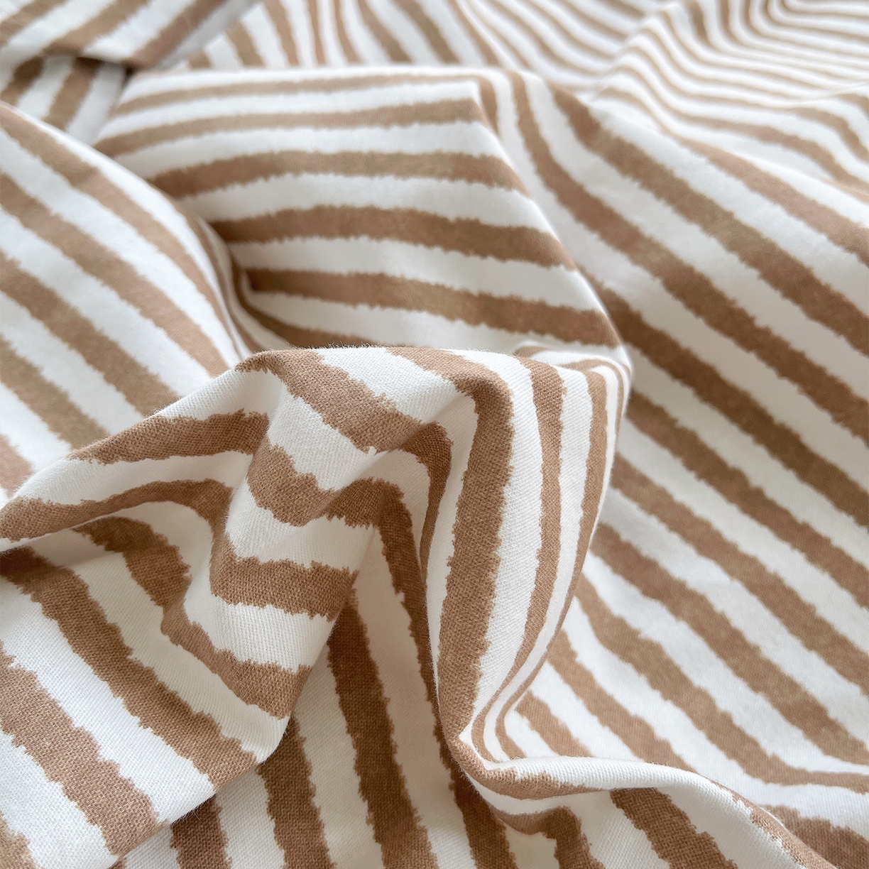 91家纺网 家纺一手货源 找家纺 炫拼家纺 2025新款全棉磨毛卡通贴布绣加厚毛巾绣纯棉四件套-曲奇系列 曲奇-波点猫