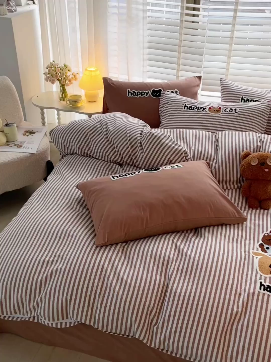 91家纺网 家纺一手货源 找家纺 炫拼家纺 2025新款全棉磨毛卡通贴布绣加厚毛巾绣纯棉四件套-曲奇系列 曲奇-波点猫