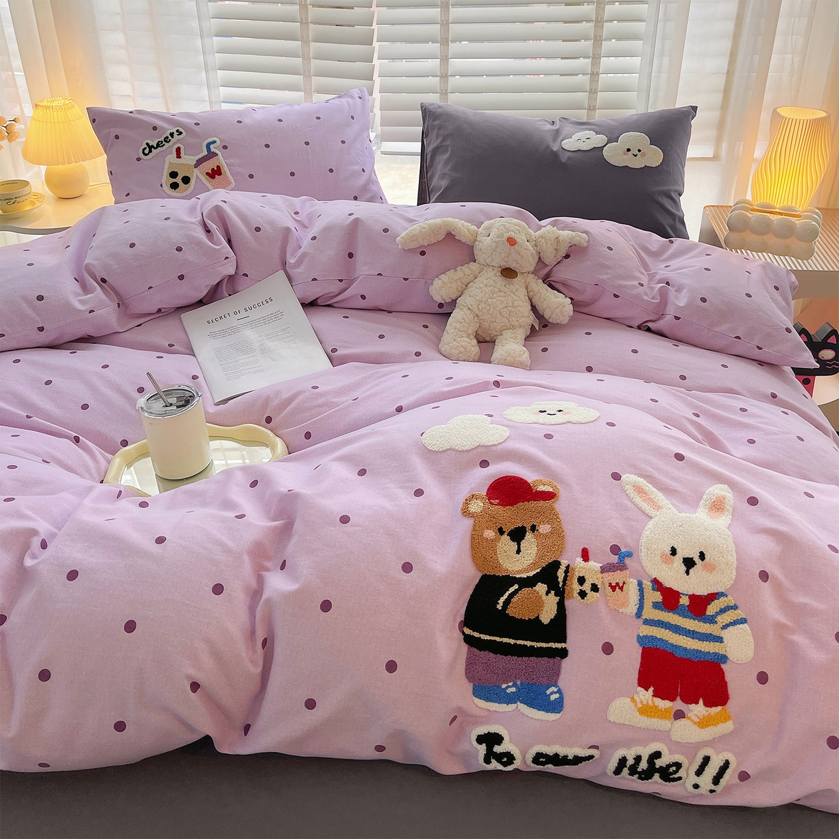 91家纺网 家纺一手货源 找家纺 炫拼家纺 2025新款全棉磨毛卡通贴布绣加厚毛巾绣纯棉四件套-曲奇系列 曲奇-好朋友