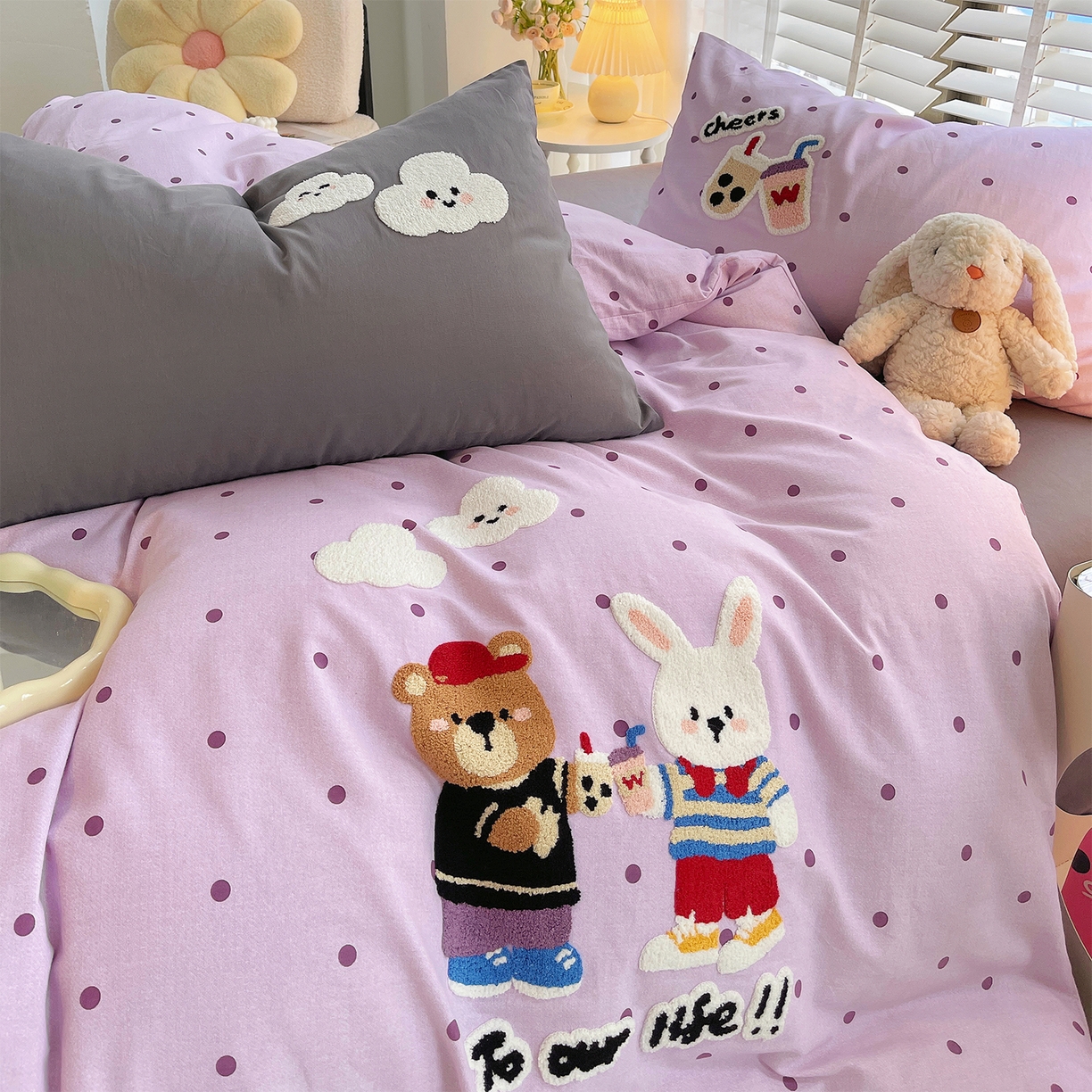 91家纺网 家纺一手货源 找家纺 炫拼家纺 2025新款全棉磨毛卡通贴布绣加厚毛巾绣纯棉四件套-曲奇系列 曲奇-好朋友