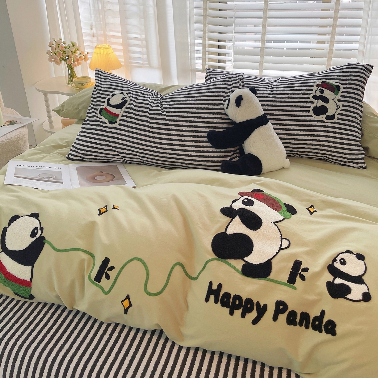 炫拼家纺 2025新款全棉磨毛卡通贴布绣加厚毛巾绣纯棉四件套-曲奇系列 曲奇-红军熊猫