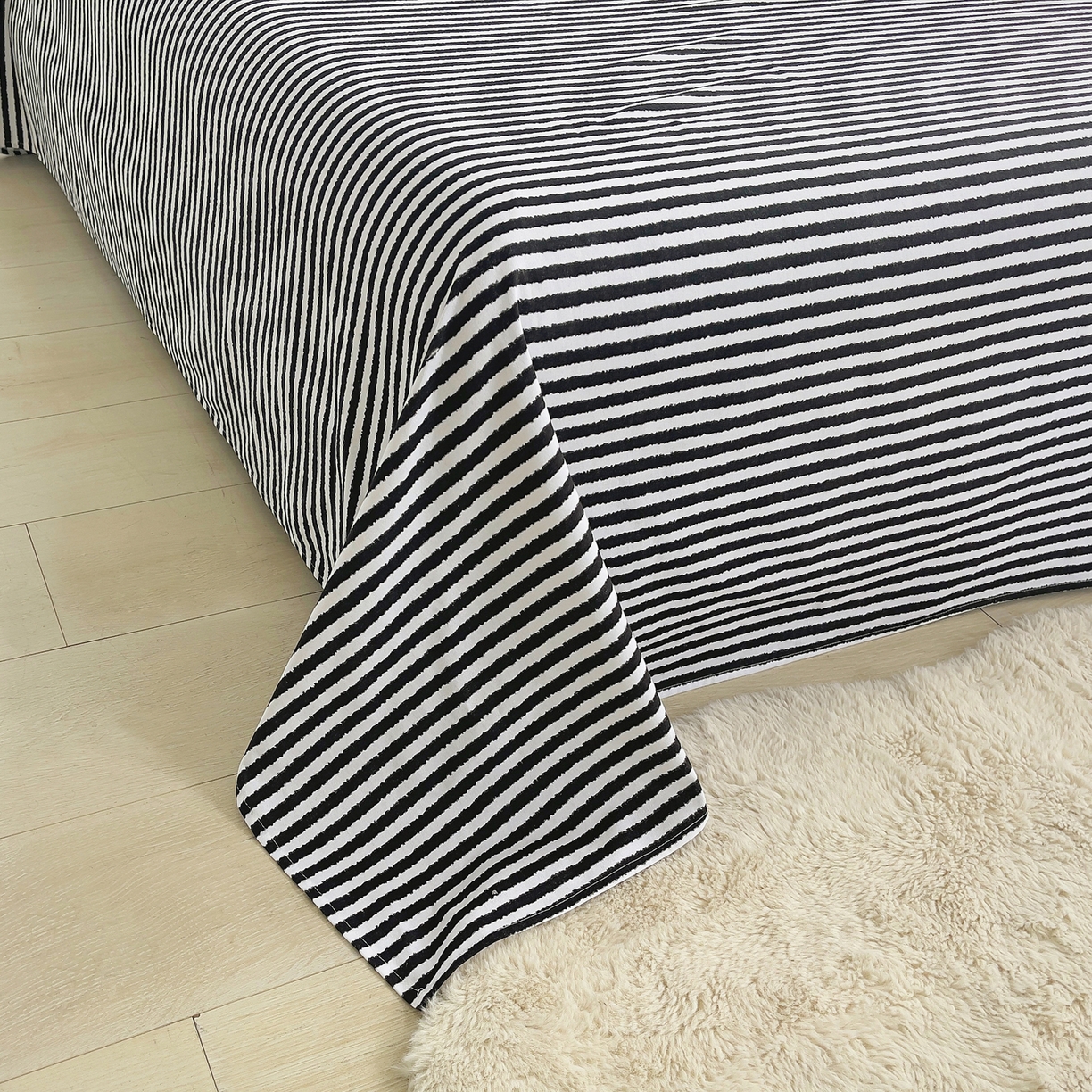 91家纺网 家纺一手货源 找家纺 炫拼家纺 2025新款全棉磨毛卡通贴布绣加厚毛巾绣纯棉四件套-曲奇系列 曲奇-红军熊猫