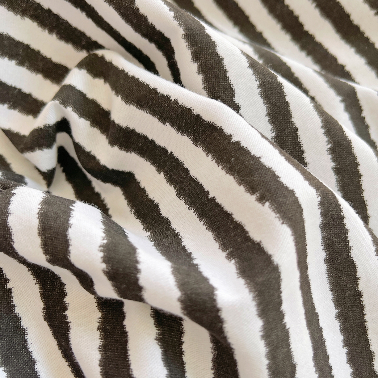 91家纺网 家纺一手货源 找家纺 炫拼家纺 2025新款全棉磨毛卡通贴布绣加厚毛巾绣纯棉四件套-曲奇系列 曲奇-举高高