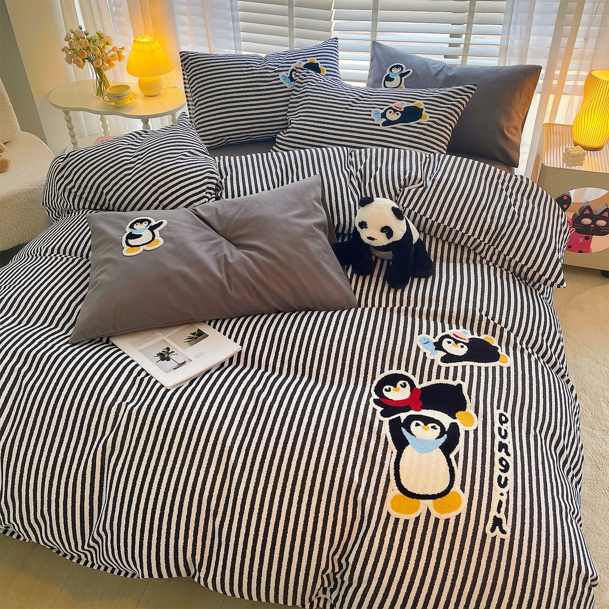 91家纺网 家纺一手货源 找家纺 炫拼家纺 2025新款全棉磨毛卡通贴布绣加厚毛巾绣纯棉四件套-曲奇系列 曲奇-举高高