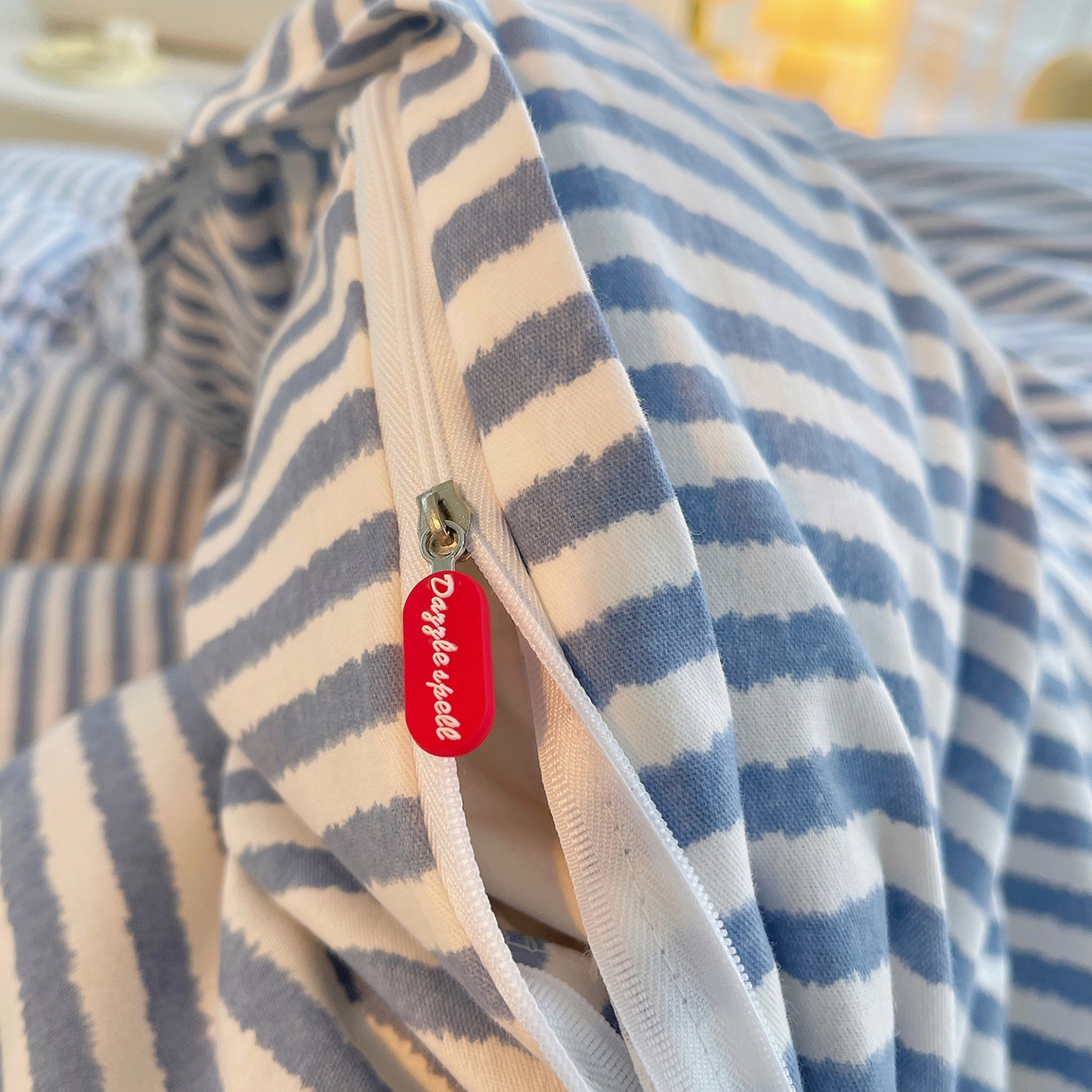 91家纺网 家纺一手货源 找家纺 炫拼家纺 2025新款全棉磨毛卡通贴布绣加厚毛巾绣纯棉四件套-曲奇系列 曲奇-晚安猫