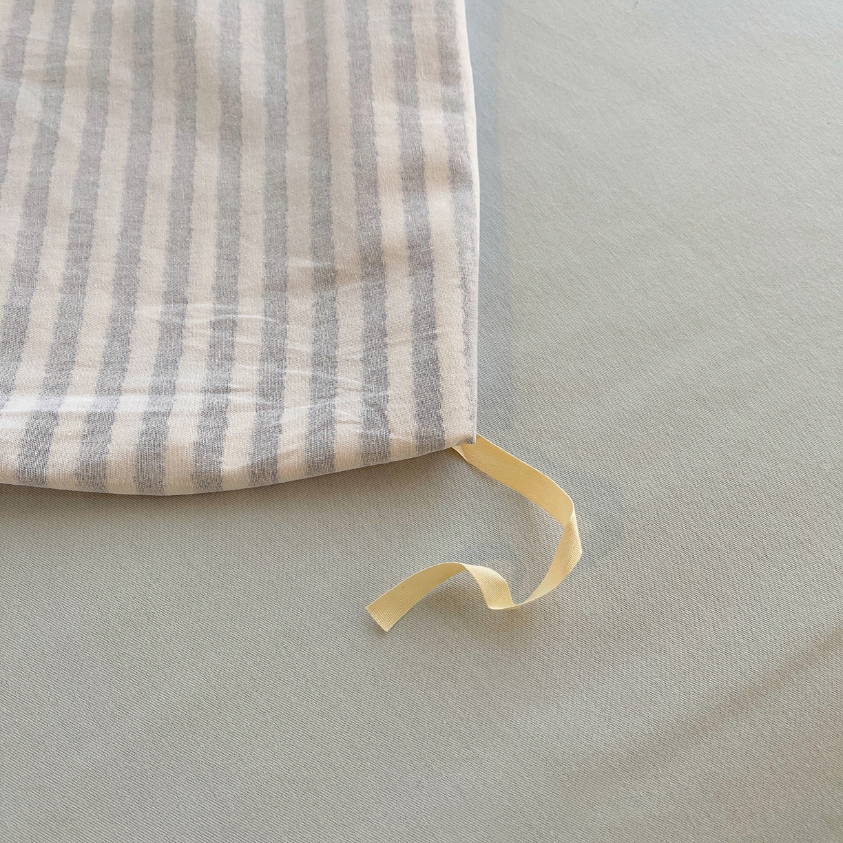 91家纺网 家纺一手货源 找家纺 炫拼家纺 2025新款全棉磨毛卡通贴布绣加厚毛巾绣纯棉四件套-曲奇系列 曲奇-晚安猫