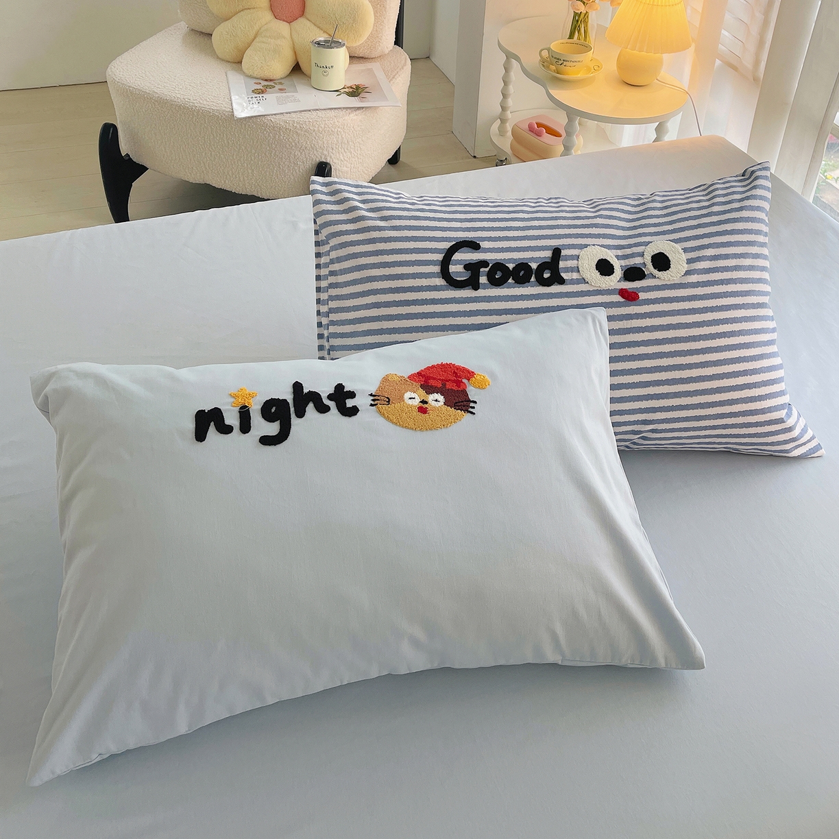 91家纺网 家纺一手货源 找家纺 炫拼家纺 2025新款全棉磨毛卡通贴布绣加厚毛巾绣纯棉四件套-曲奇系列 曲奇-晚安猫