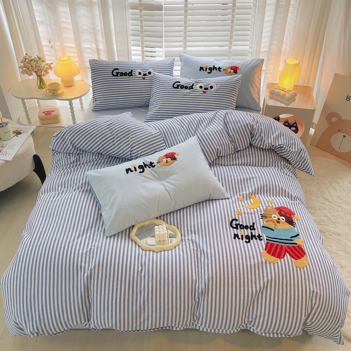 91家纺网 家纺一手货源 找家纺 炫拼家纺 2025新款全棉磨毛卡通贴布绣加厚毛巾绣纯棉四件套-曲奇系列 曲奇-晚安猫