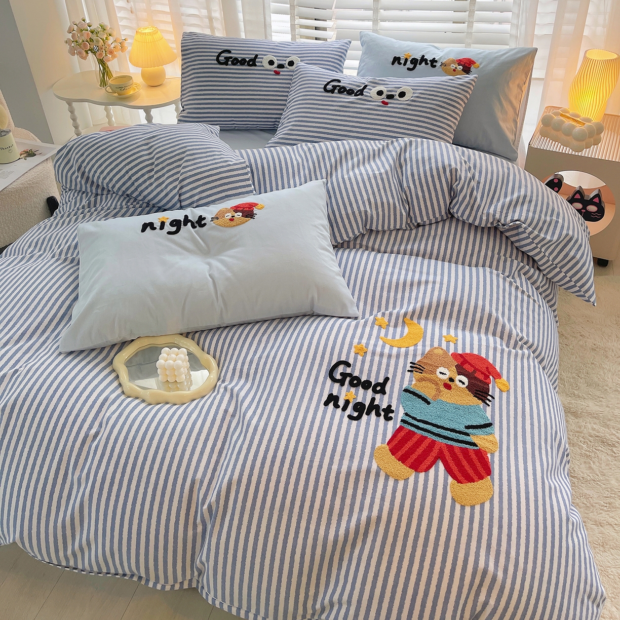 91家纺网 家纺一手货源 找家纺 炫拼家纺 2025新款全棉磨毛卡通贴布绣加厚毛巾绣纯棉四件套-曲奇系列 曲奇-晚安猫