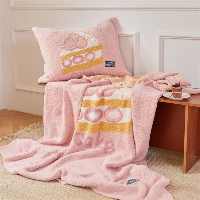 91家纺网 家纺一手货源 找家纺 暖绵绵家纺 2025新款甜品点心系列毯子毛毯抱枕套 恰贝塔