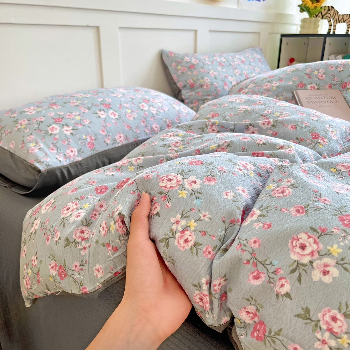 91家纺网 家纺一手货源 找家纺 王朝国际 2026新款爆款云感亚麻有氧双层纱皱皱双层纱四件套 繁花