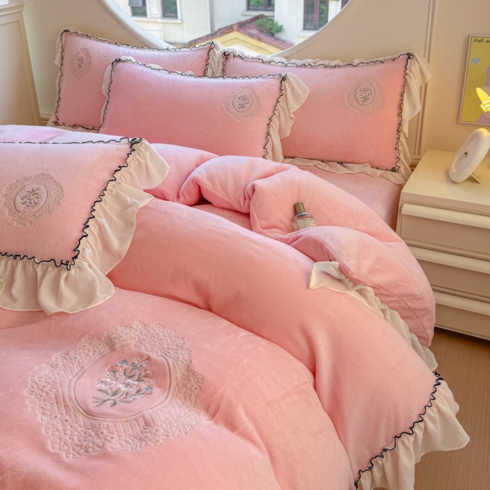 91家纺网 家纺一手货源 找家纺 橘子家 2025新款婴儿绒床上四件套系列-维纳斯 维纳斯-粉