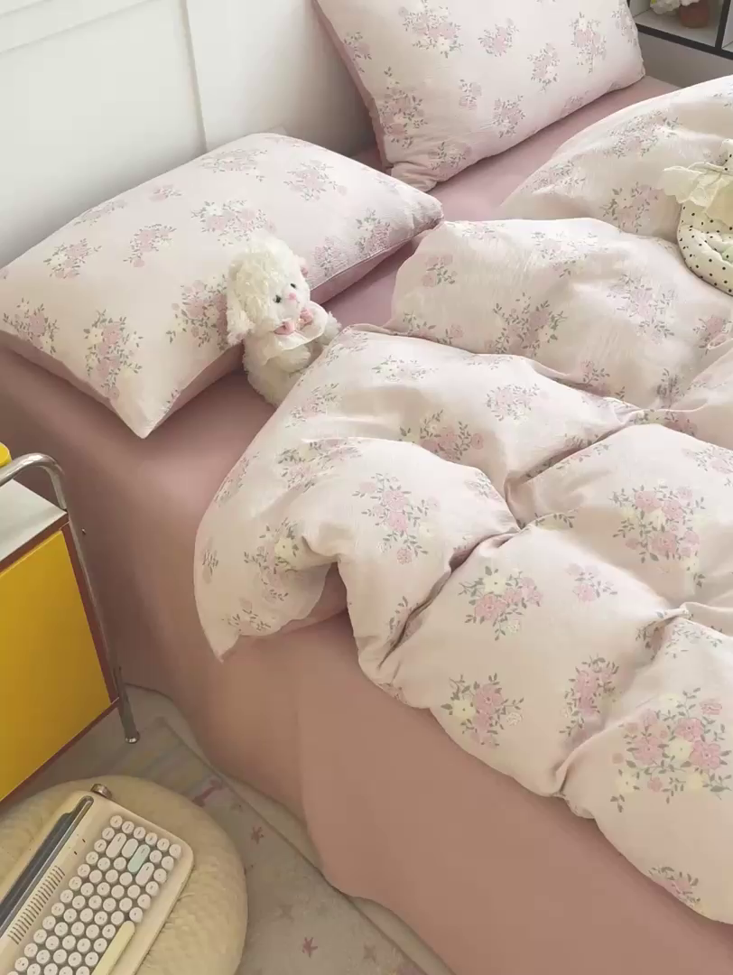 91家纺网 家纺一手货源 找家纺 王朝国际 2025新款爆款云感亚麻有氧双层纱皱皱双层纱四件套 花樱梦