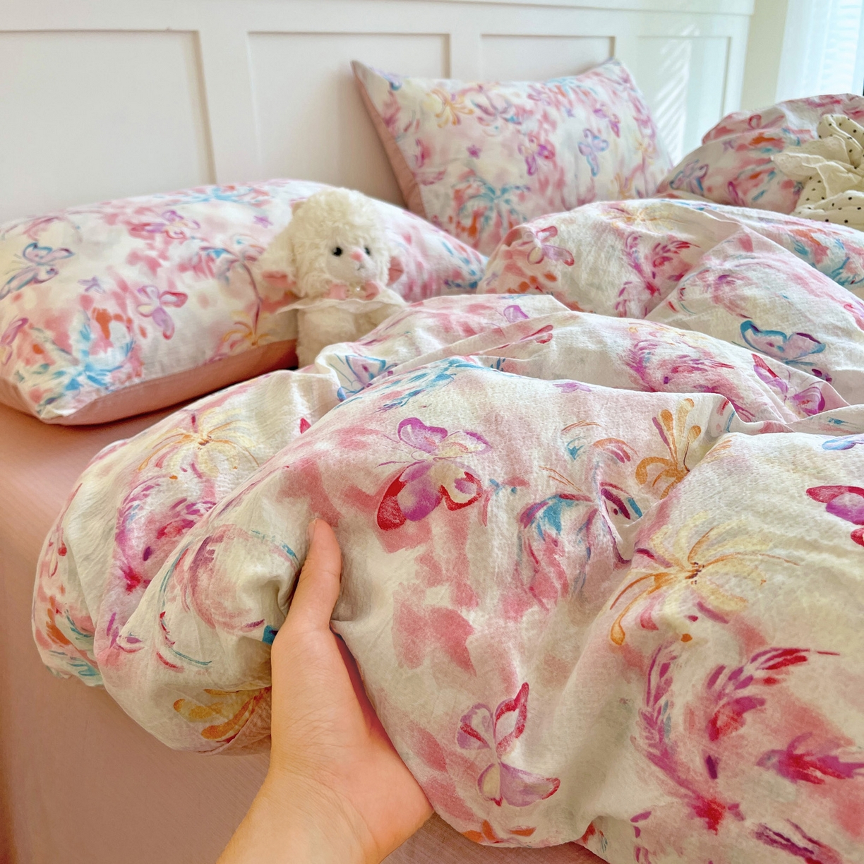 91家纺网 家纺一手货源 找家纺 王朝国际 2025新款爆款云感亚麻有氧双层纱皱皱双层纱四件套 浪漫之约