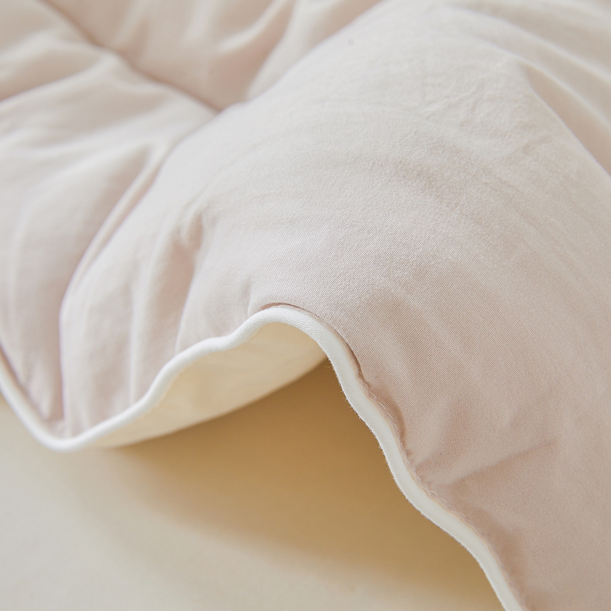 91家纺网 家纺一手货源 找家纺 芭芭棉家纺 2025新款深睡云亚朵同款星球被被子母被冬被芯 奶芙灰