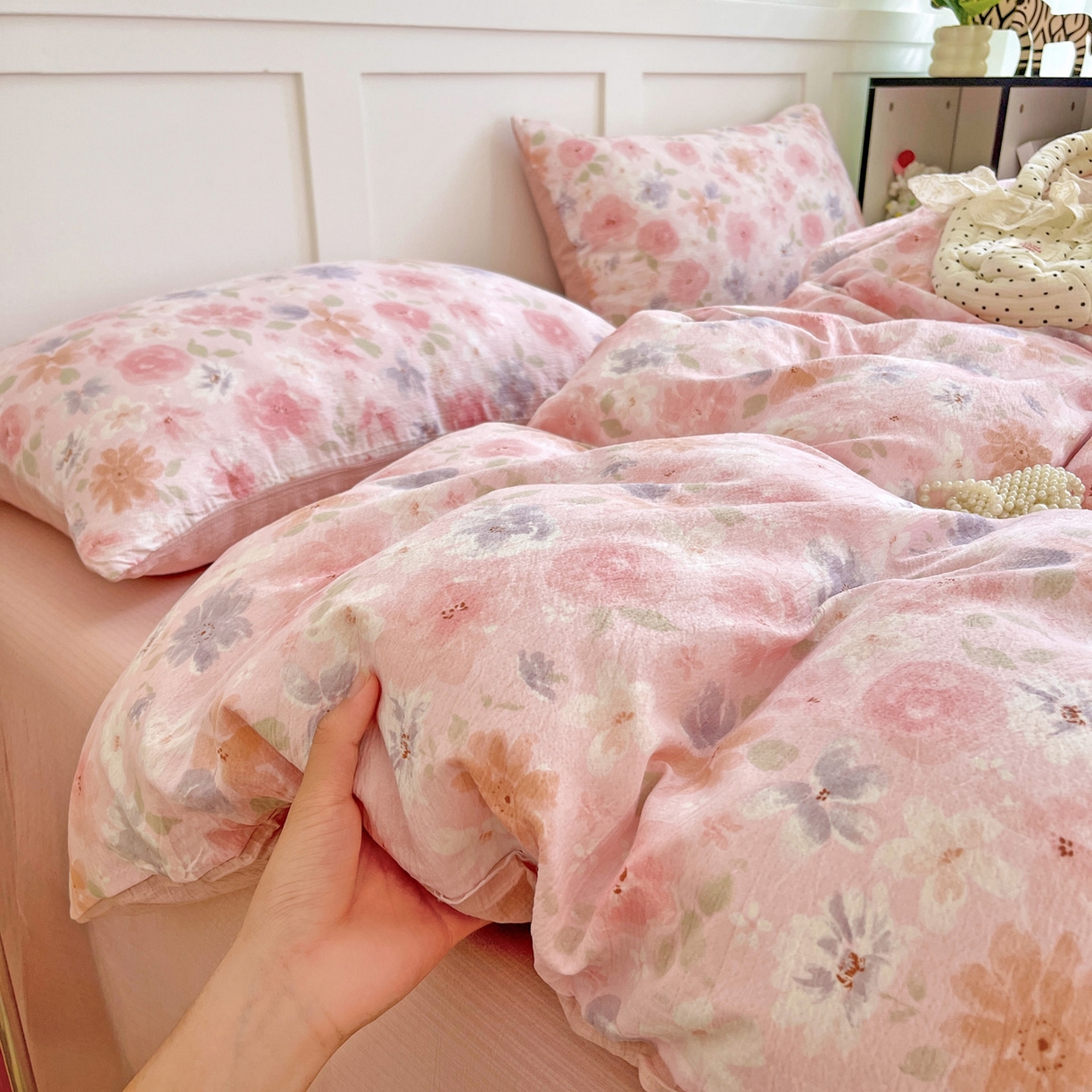 91家纺网 家纺一手货源 找家纺 王朝国际 2025新款爆款云感亚麻有氧双层纱皱皱双层纱四件套 桃夭