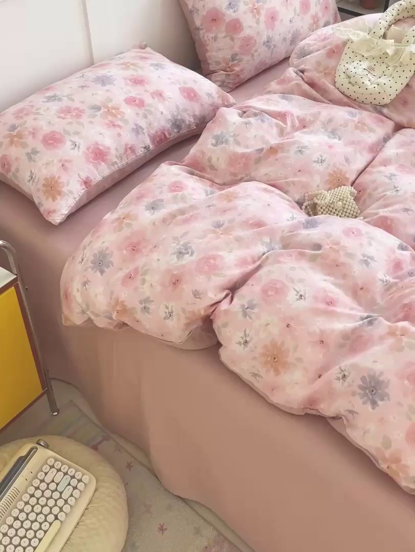 91家纺网 家纺一手货源 找家纺 王朝国际 2025新款爆款云感亚麻有氧双层纱皱皱双层纱四件套 桃夭