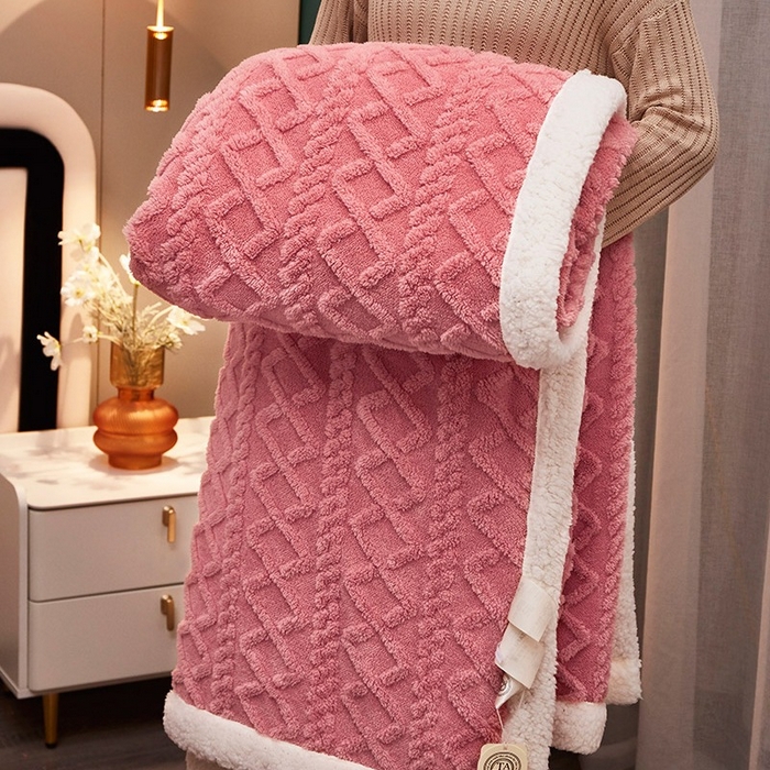 91家纺网 家纺一手货源 找家纺 悦织湾家纺 2025加厚保暖舒棉绒羊羔绒毛毯双面双层宽包边塔芙绒毯子休闲沙发盖毯小被子跨境专供外贸出口可定制 塔芙绒-玫瑰粉