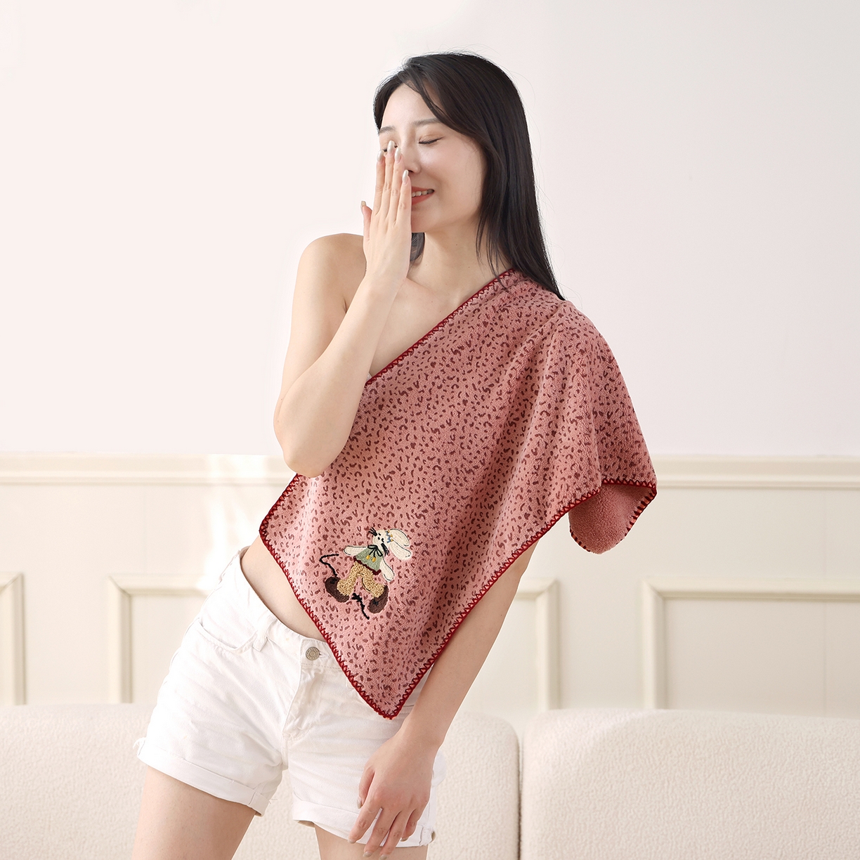 91家纺网 家纺一手货源 找家纺 朴尔家纺-毛巾被 2025新款趣趣多毛巾绣勾边珊瑚绒速吸速干毛巾浴巾 毛巾恋心兔-粉 35x75cm