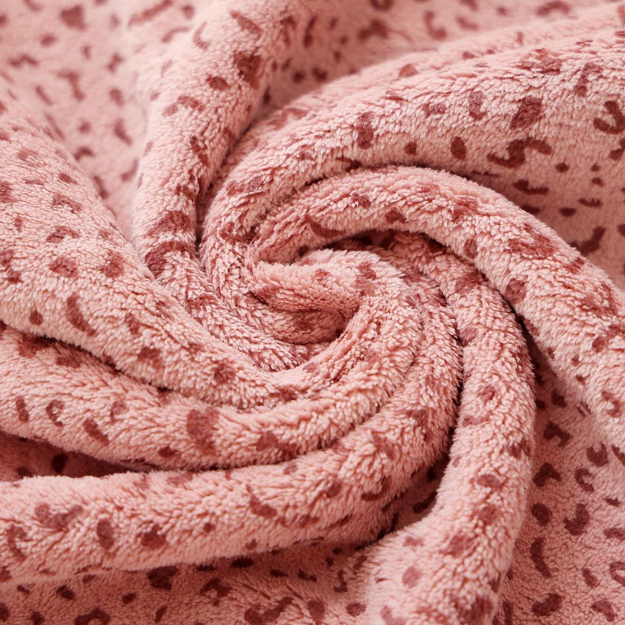 91家纺网 家纺一手货源 找家纺 朴尔家纺-毛巾被 2025新款趣趣多毛巾绣勾边珊瑚绒速吸速干毛巾浴巾 毛巾恋心兔-粉 35x75cm