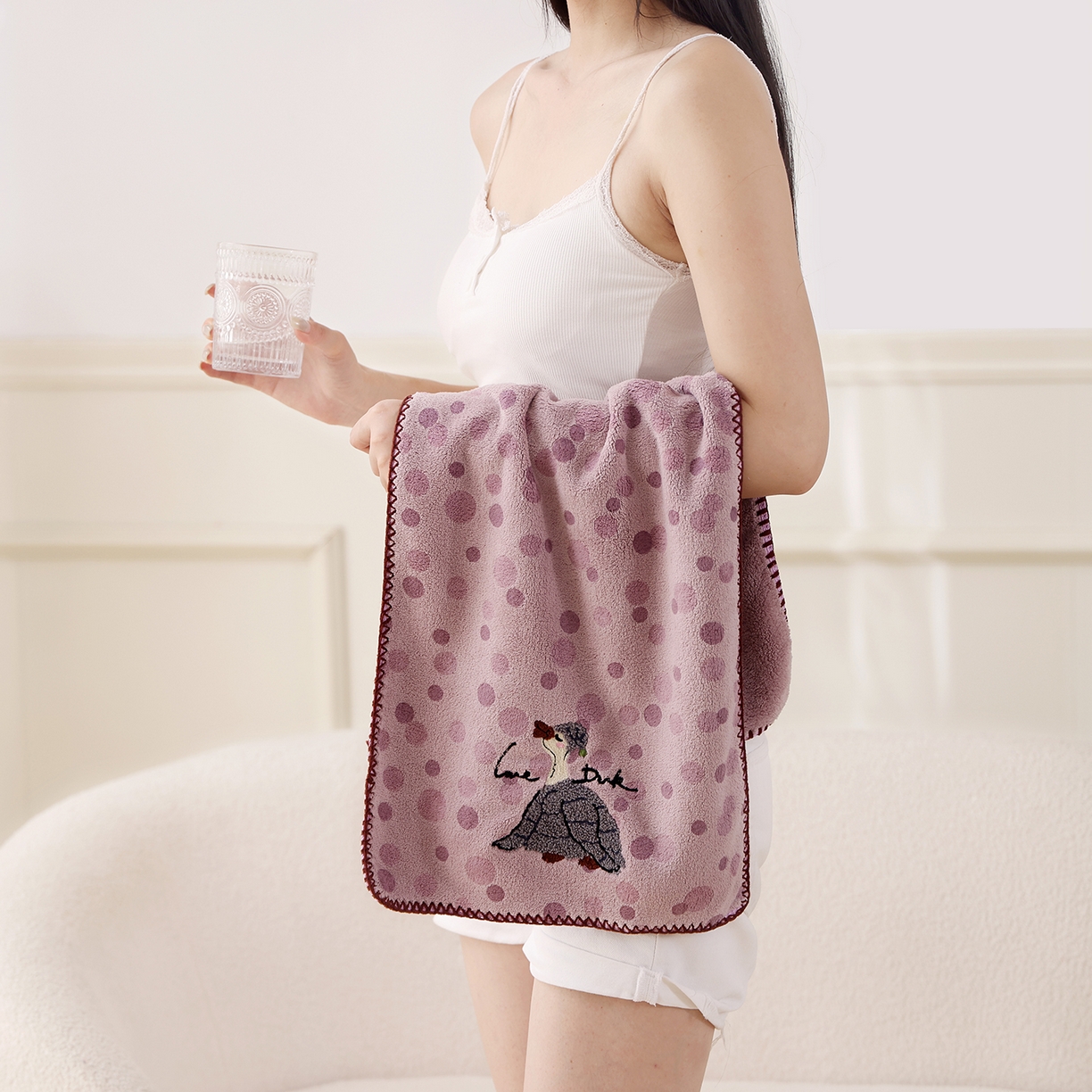 91家纺网 家纺一手货源 找家纺 朴尔家纺-毛巾被 2025新款趣趣多毛巾绣勾边珊瑚绒速吸速干毛巾浴巾 毛巾慢慢鸭-紫 35x75cm