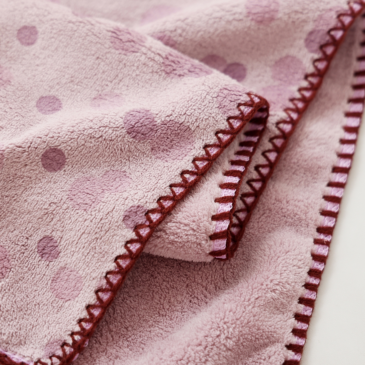 91家纺网 家纺一手货源 找家纺 朴尔家纺-毛巾被 2025新款趣趣多毛巾绣勾边珊瑚绒速吸速干毛巾浴巾 毛巾慢慢鸭-紫 35x75cm