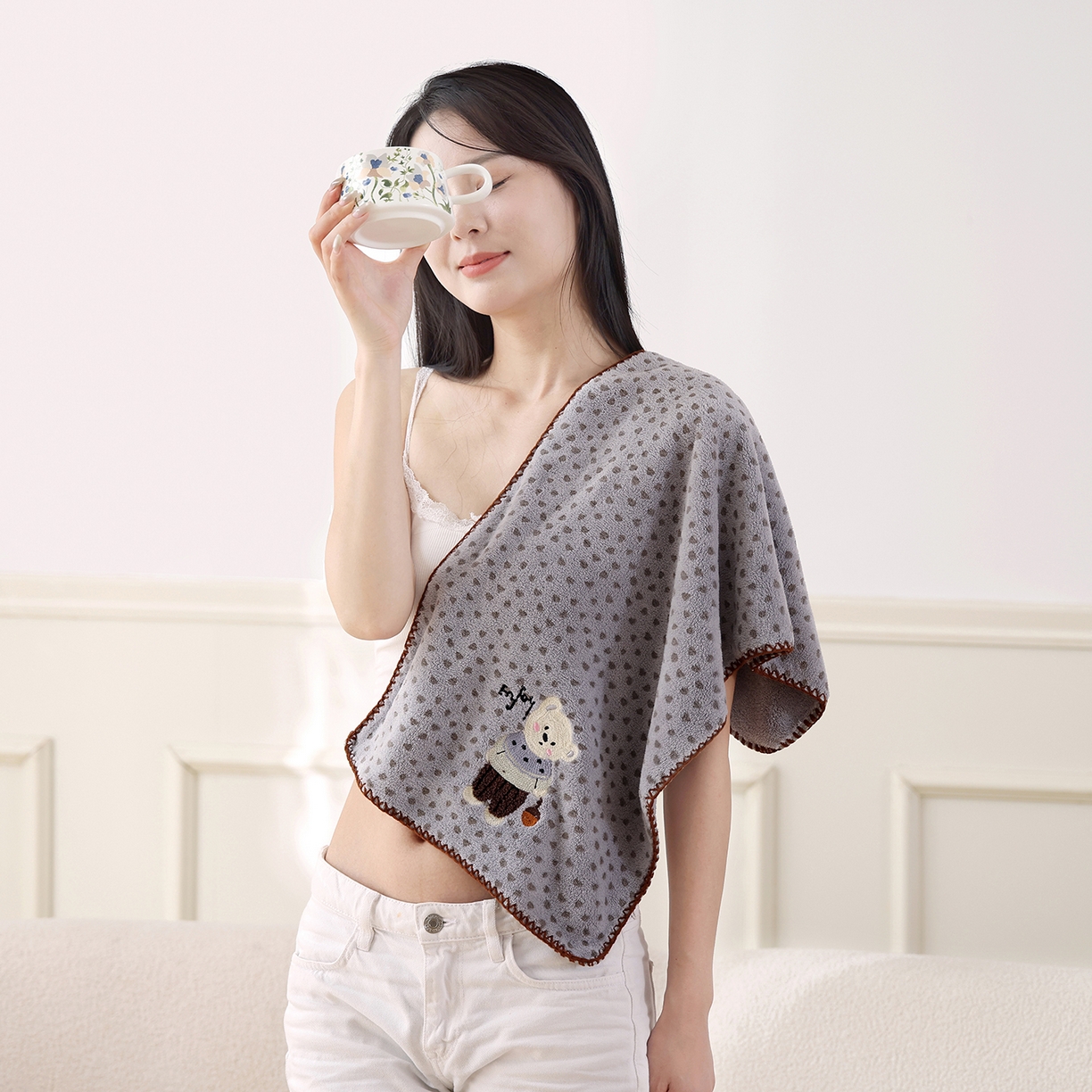 91家纺网 家纺一手货源 找家纺 朴尔家纺-毛巾被 2025新款趣趣多毛巾绣勾边珊瑚绒速吸速干毛巾浴巾 毛巾毛衣熊-灰 35x75cm