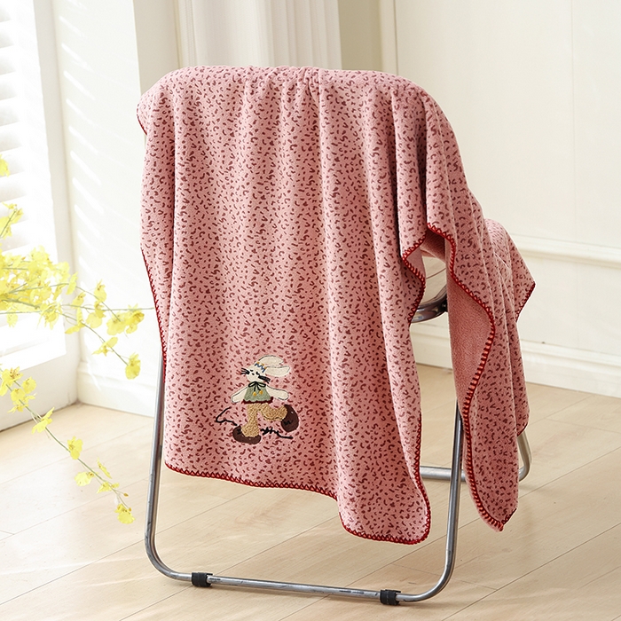 朴尔家纺-毛巾被 2025新款趣趣多毛巾绣勾边珊瑚绒速吸速干毛巾浴巾 浴巾恋心兔-粉 70x140cm