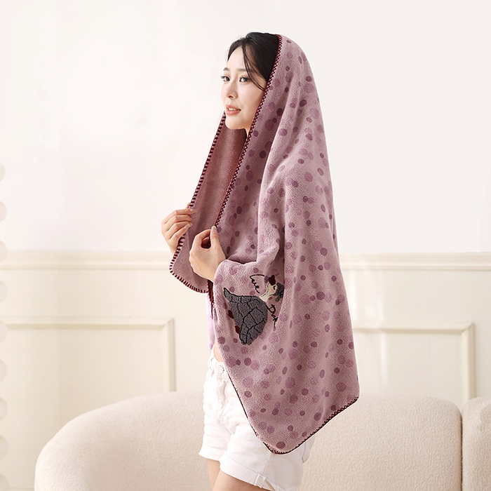 91家纺网 家纺一手货源 找家纺 朴尔家纺-毛巾被 2025新款趣趣多毛巾绣勾边珊瑚绒速吸速干毛巾浴巾 浴巾慢慢鸭-紫 70x140cm