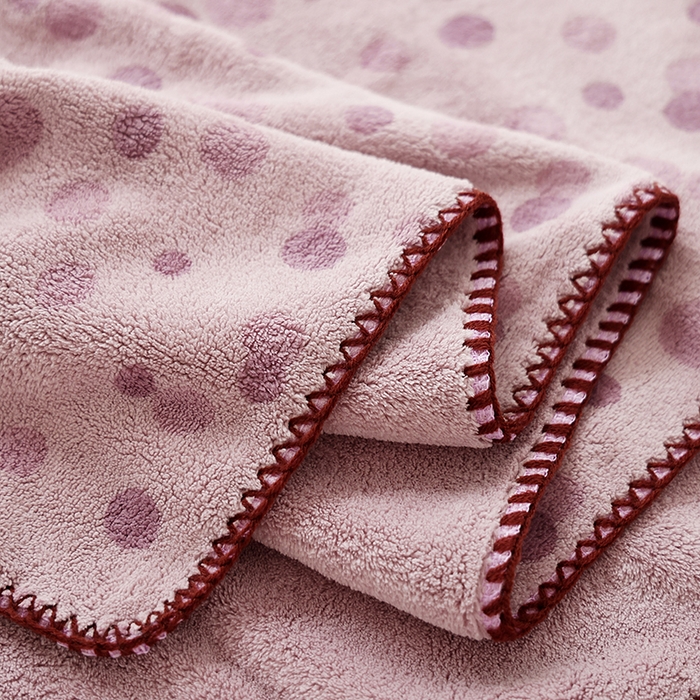 91家纺网 家纺一手货源 找家纺 朴尔家纺-毛巾被 2025新款趣趣多毛巾绣勾边珊瑚绒速吸速干毛巾浴巾 浴巾慢慢鸭-紫 70x140cm