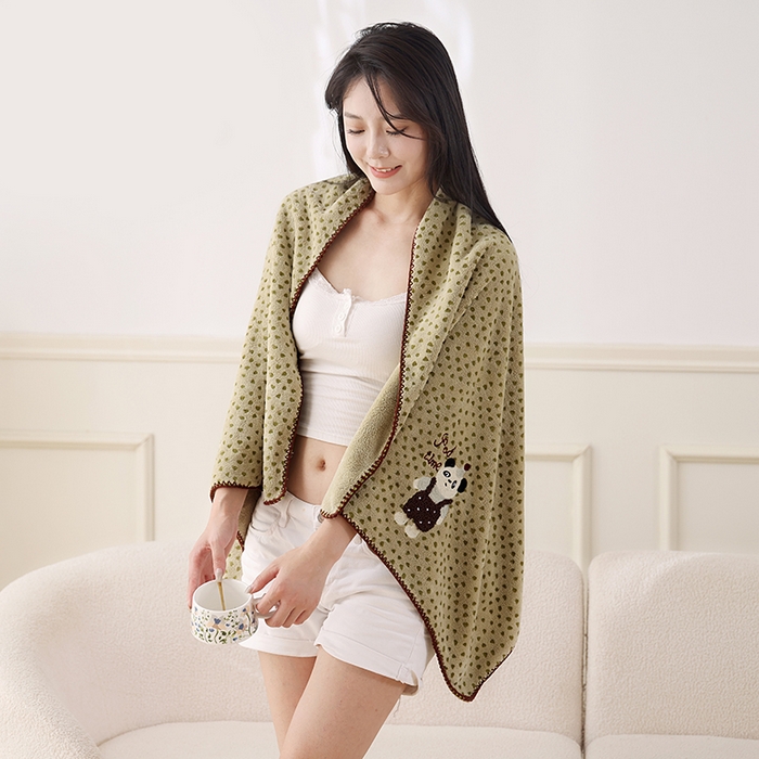 91家纺网 家纺一手货源 找家纺 朴尔家纺-毛巾被 2025新款趣趣多毛巾绣勾边珊瑚绒速吸速干毛巾浴巾 浴巾熊猫-青 70x140cm