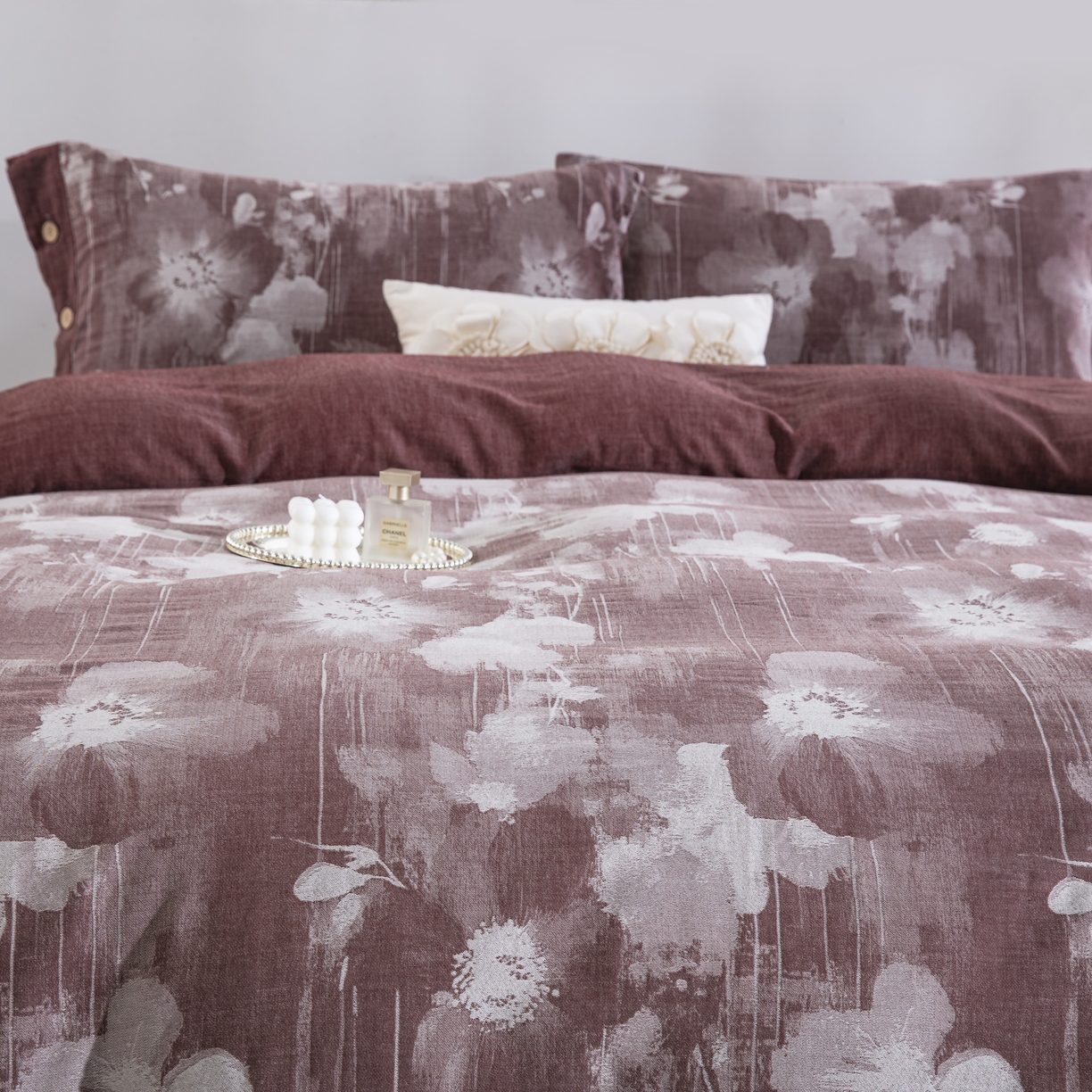 91家纺网 家纺一手货源 找家纺 鲁爱家纺供货 2025新款全棉色织提花四件套 花都-豆沙