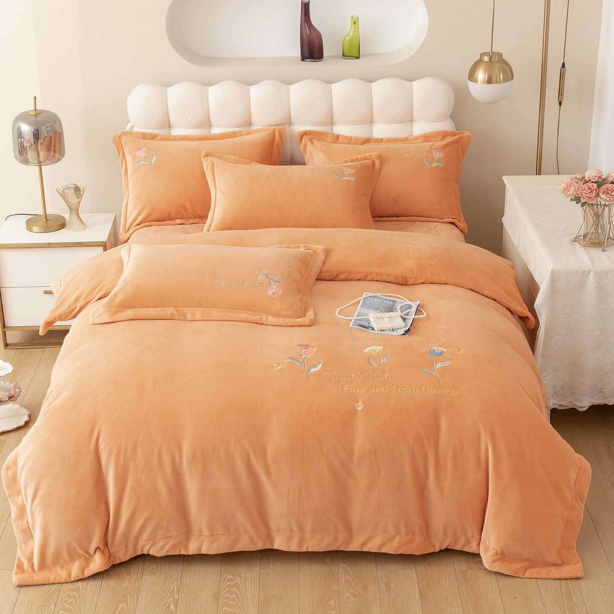 91家纺网 家纺一手货源 找家纺 （总）贝尔 2025新款花蕊-牛奶宽边刺绣纯色高克重四件套（赠送拎袋）