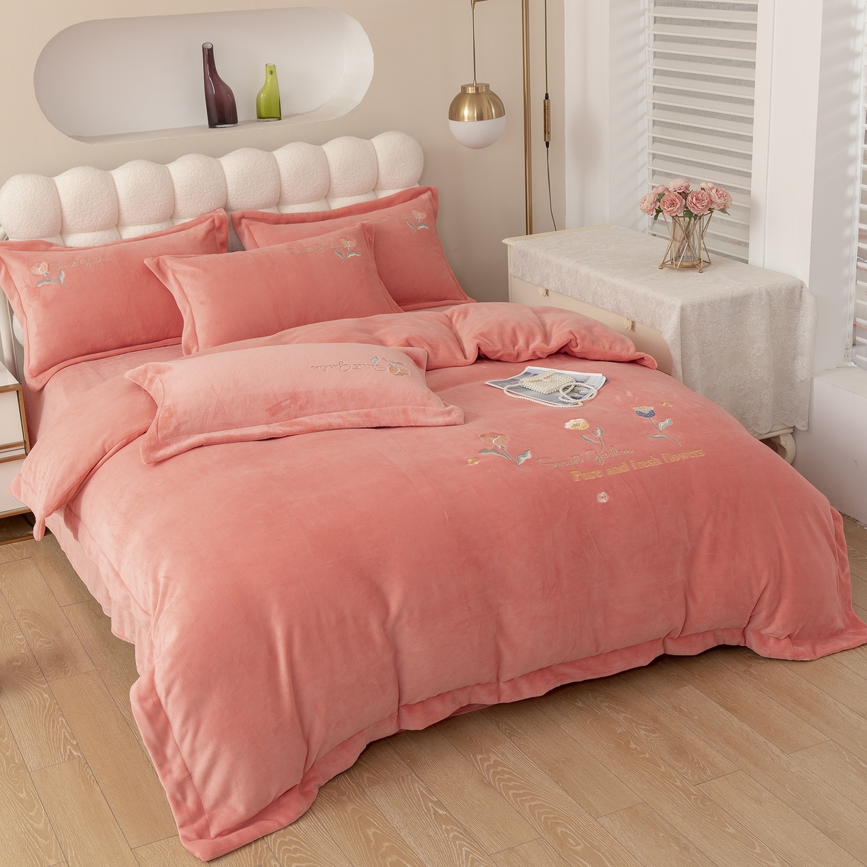 91家纺网 家纺一手货源 找家纺 贝尔 2025新款花蕊-牛奶宽边刺绣纯色高克重四件套（赠送拎袋） 胭脂粉