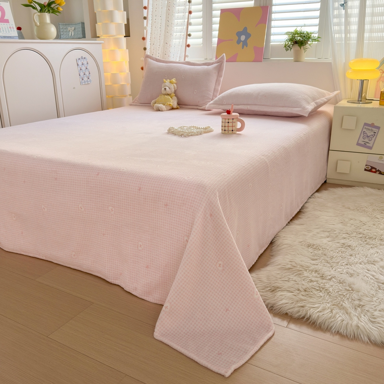 91家纺网 家纺一手货源 找家纺 芙绣家纺 2025新款印花高克重牛奶绒床单系列 爱心格格-浅粉