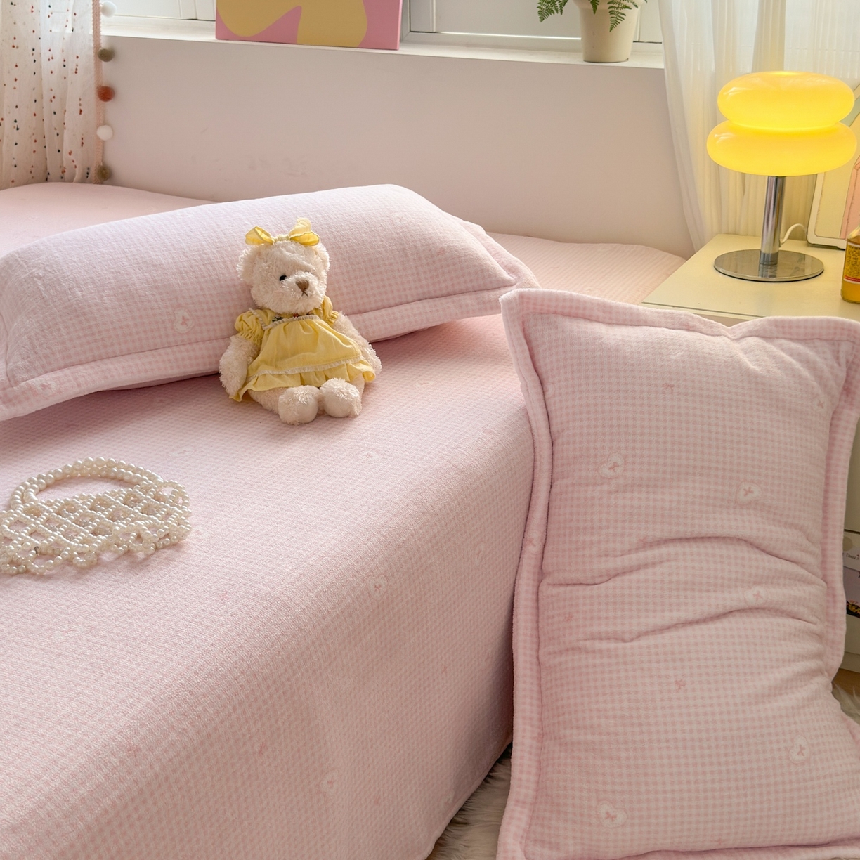 91家纺网 家纺一手货源 找家纺 芙绣家纺 2025新款印花高克重牛奶绒床单系列 爱心格格-浅粉