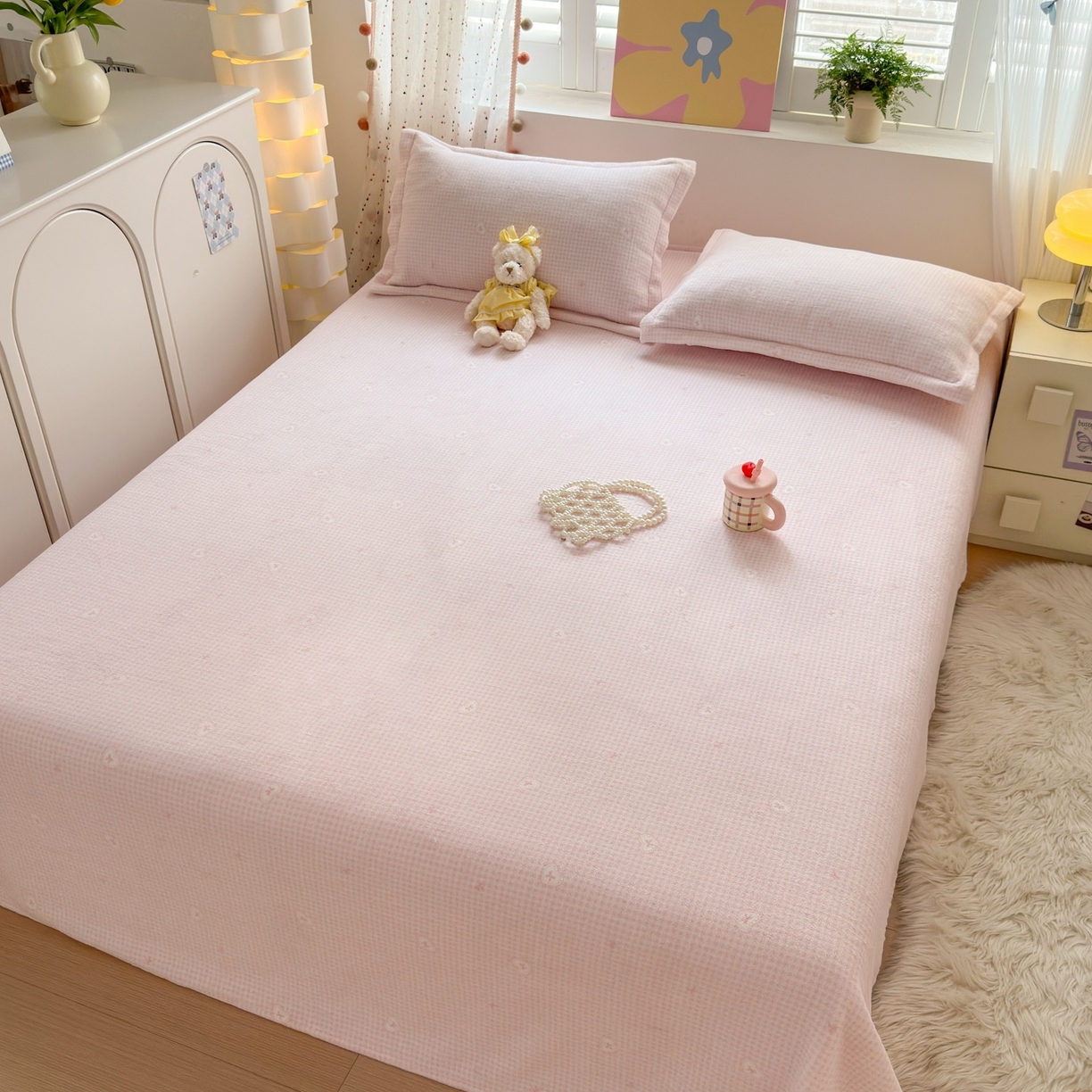 91家纺网 家纺一手货源 找家纺 芙绣家纺 2025新款印花高克重牛奶绒床单系列 爱心格格-浅粉