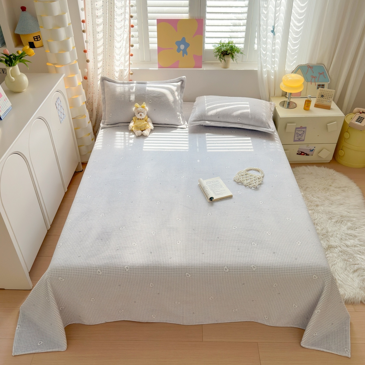 91家纺网 家纺一手货源 找家纺 芙绣家纺 2025新款印花高克重牛奶绒床单系列 爱心格格-浅灰