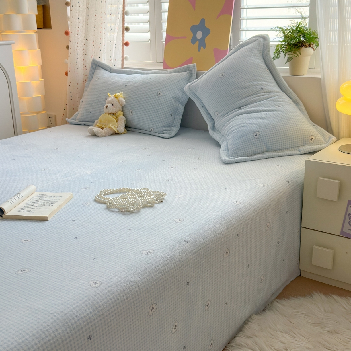 91家纺网 家纺一手货源 找家纺 芙绣家纺 2025新款印花高克重牛奶绒床单系列 爱心格格-浅蓝