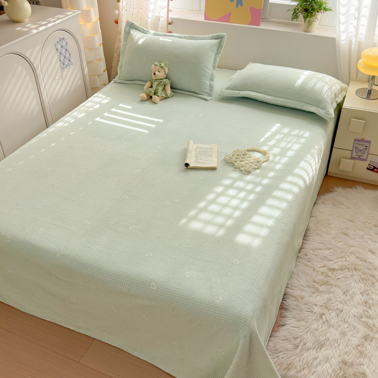 91家纺网 家纺一手货源 找家纺 芙绣家纺 2025新款印花高克重牛奶绒床单系列 爱心格格-浅绿