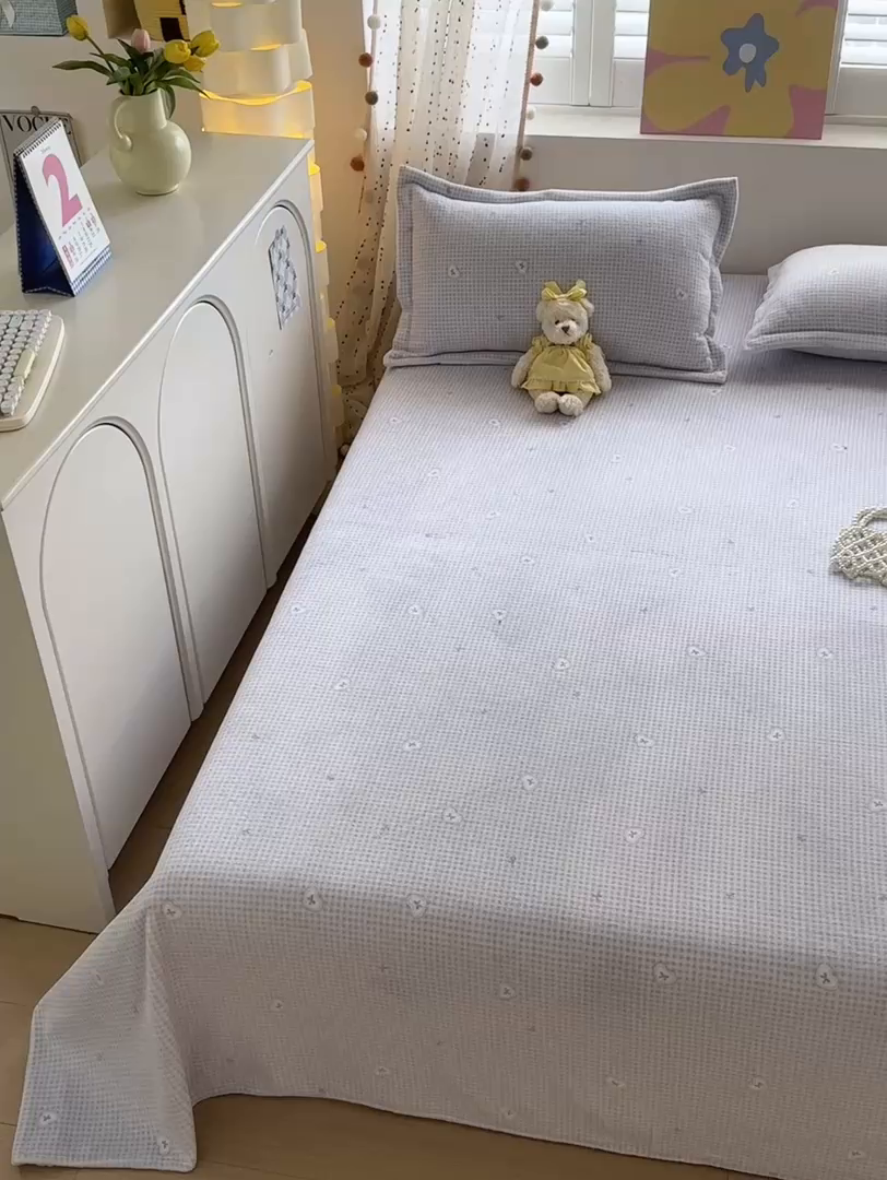 91家纺网 家纺一手货源 找家纺 芙绣家纺 2025新款印花高克重牛奶绒床单系列 爱心格格-浅紫