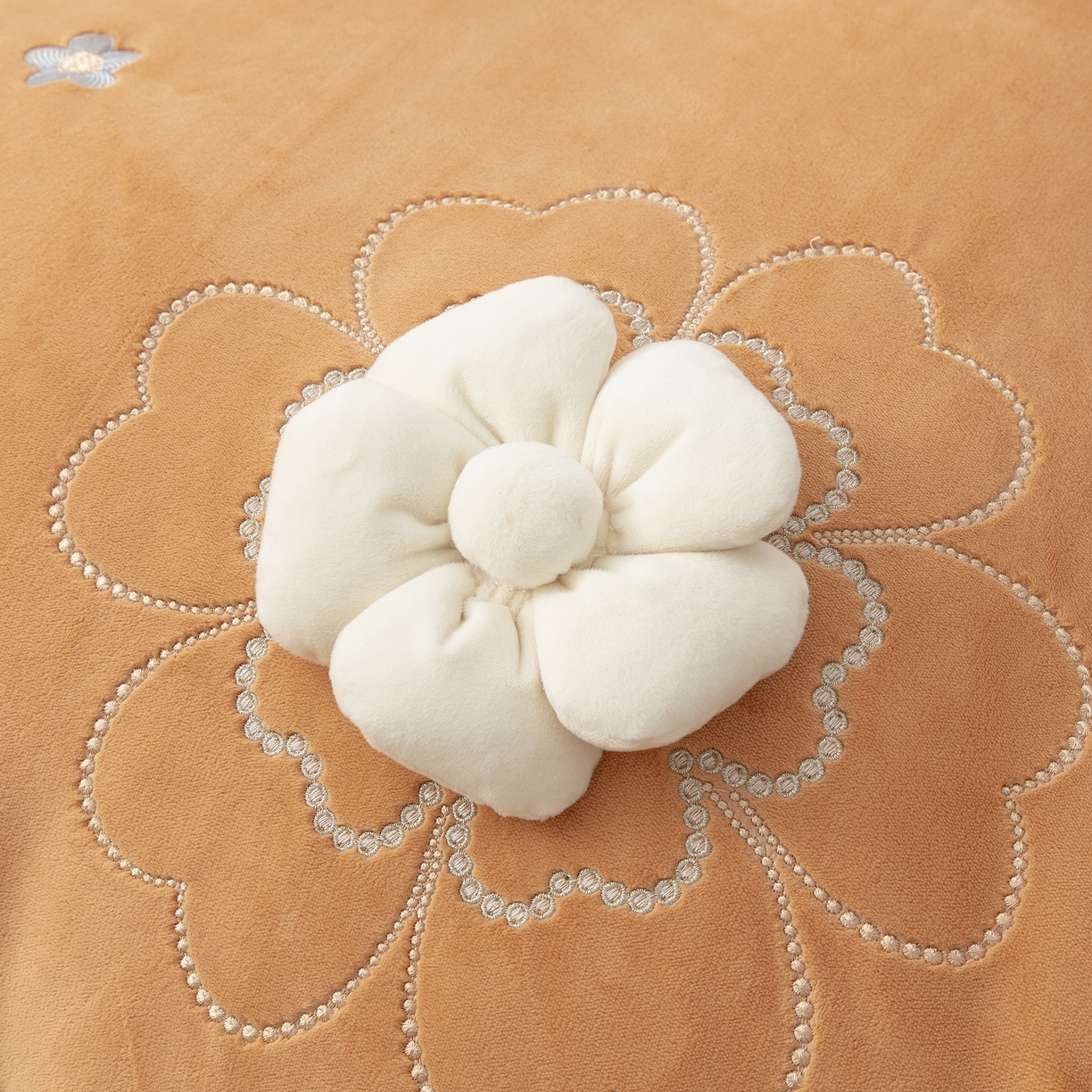 91家纺网 家纺一手货源 找家纺 贝尔 2025新款花之语-纯色高克重全消光蚕丝绒（赠送拎袋）-段角刺绣四件套 桔色