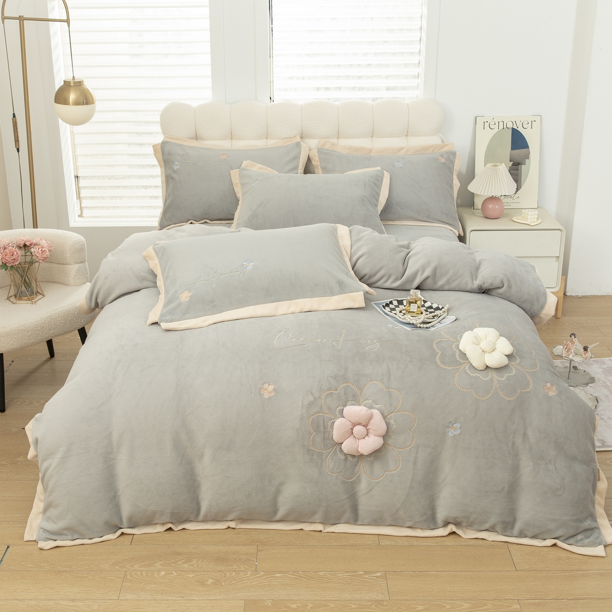 91家纺网 家纺一手货源 找家纺 贝尔 2025新款花之语-纯色高克重全消光蚕丝绒（赠送拎袋）-段角刺绣四件套 银灰